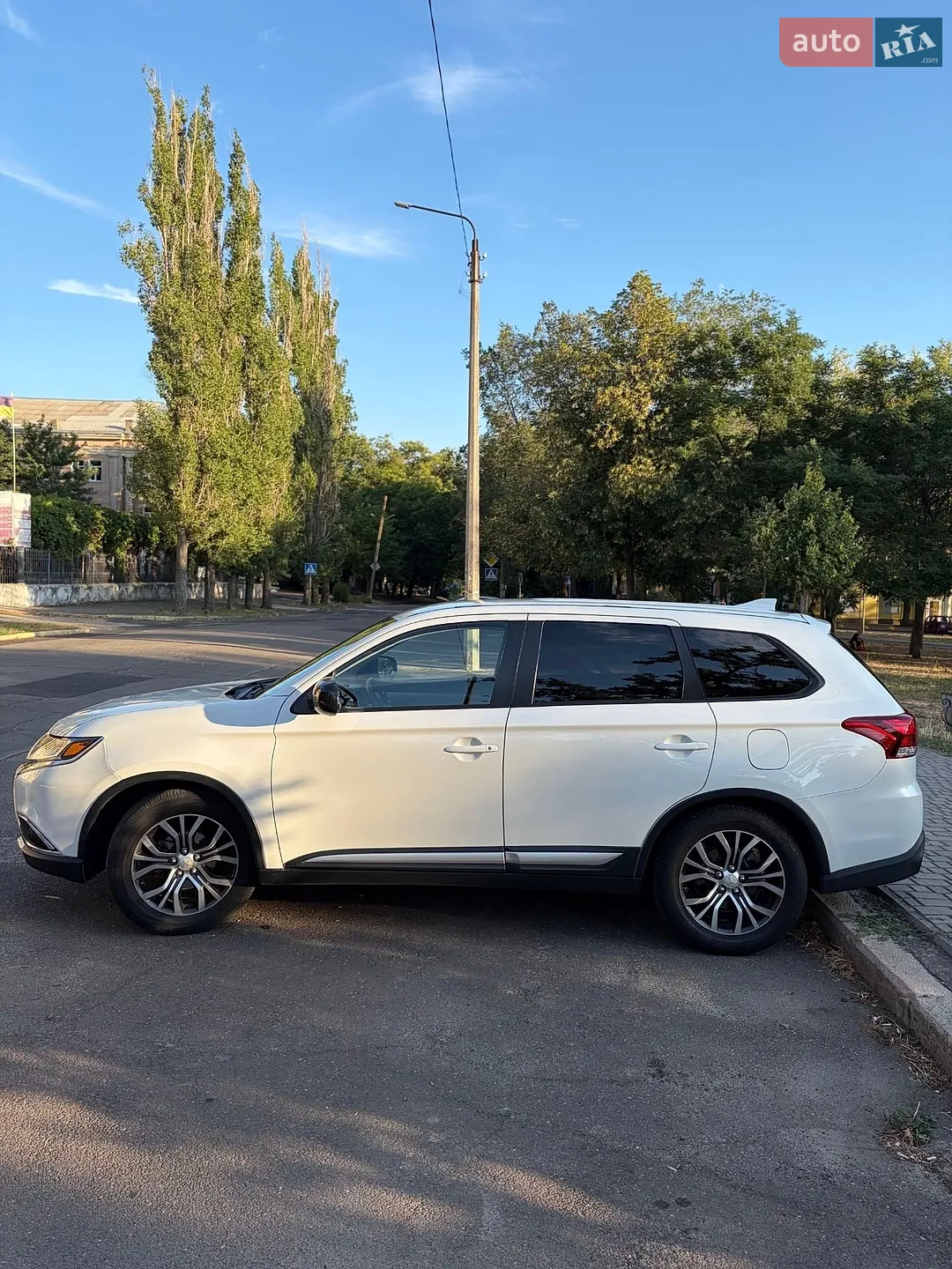 2017 Mitsubishi Outlander - мініатюра 5