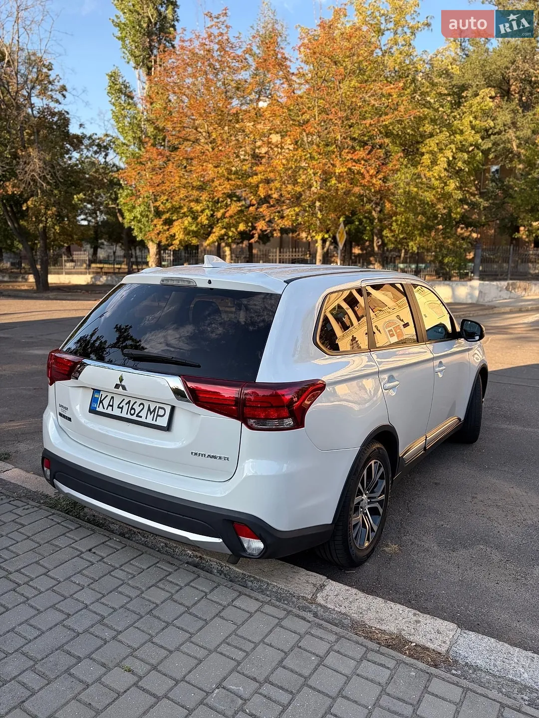 2017 Mitsubishi Outlander - мініатюра 4