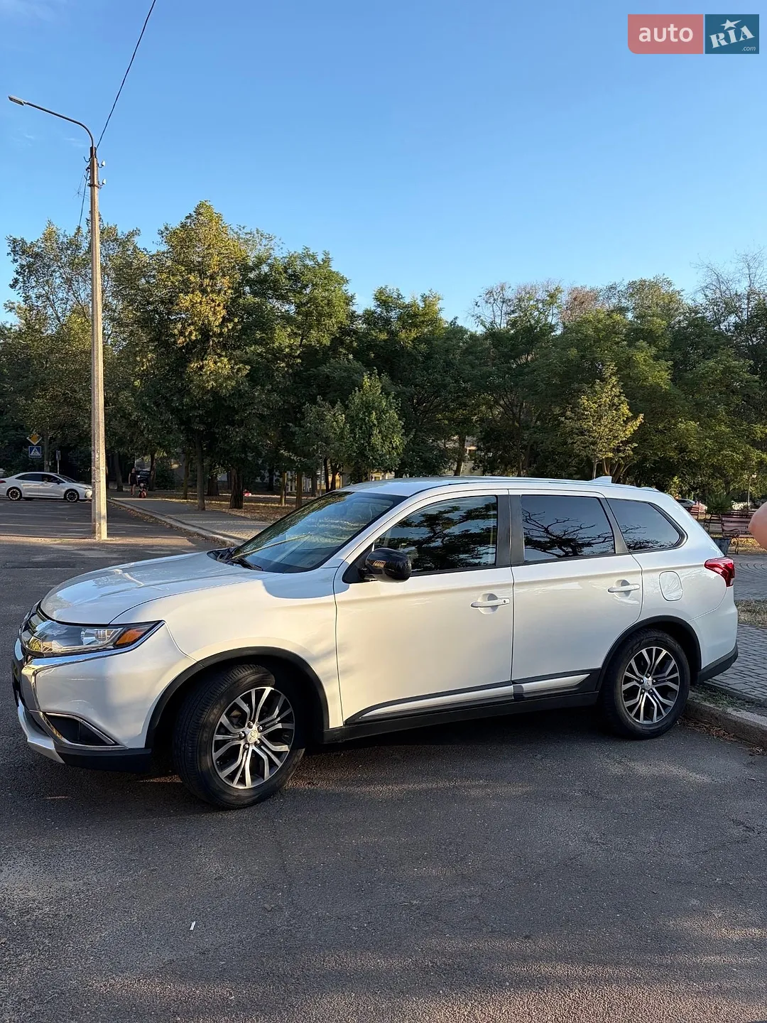 2017 Mitsubishi Outlander - мініатюра 2