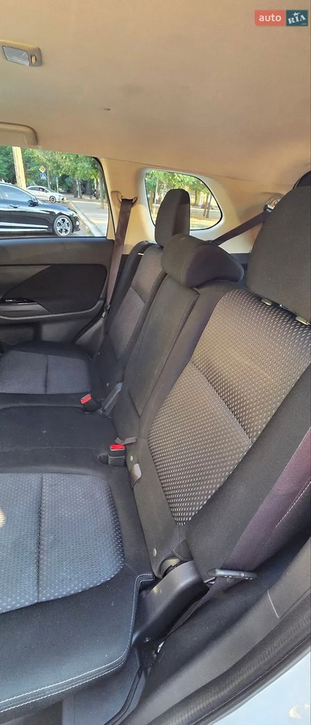 2017 Mitsubishi Outlander - мініатюра 19