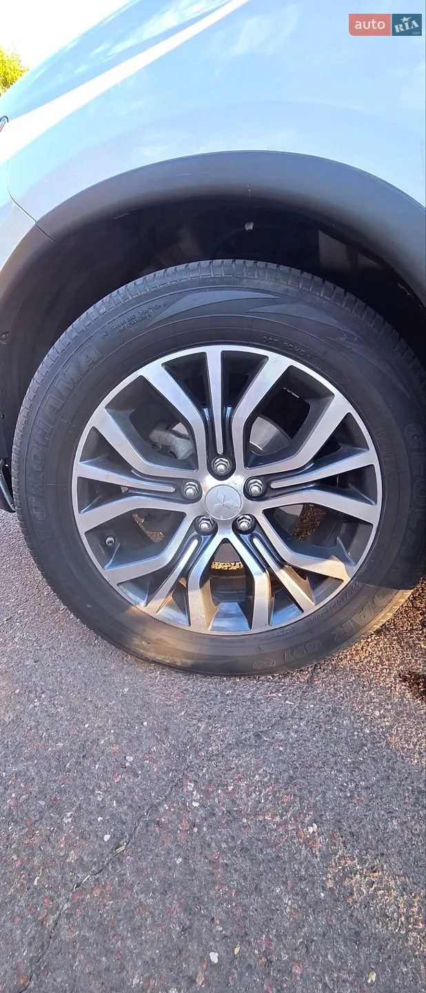 2017 Mitsubishi Outlander - мініатюра 24