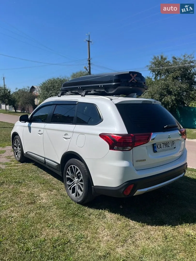 2017 Mitsubishi Outlander - мініатюра 3