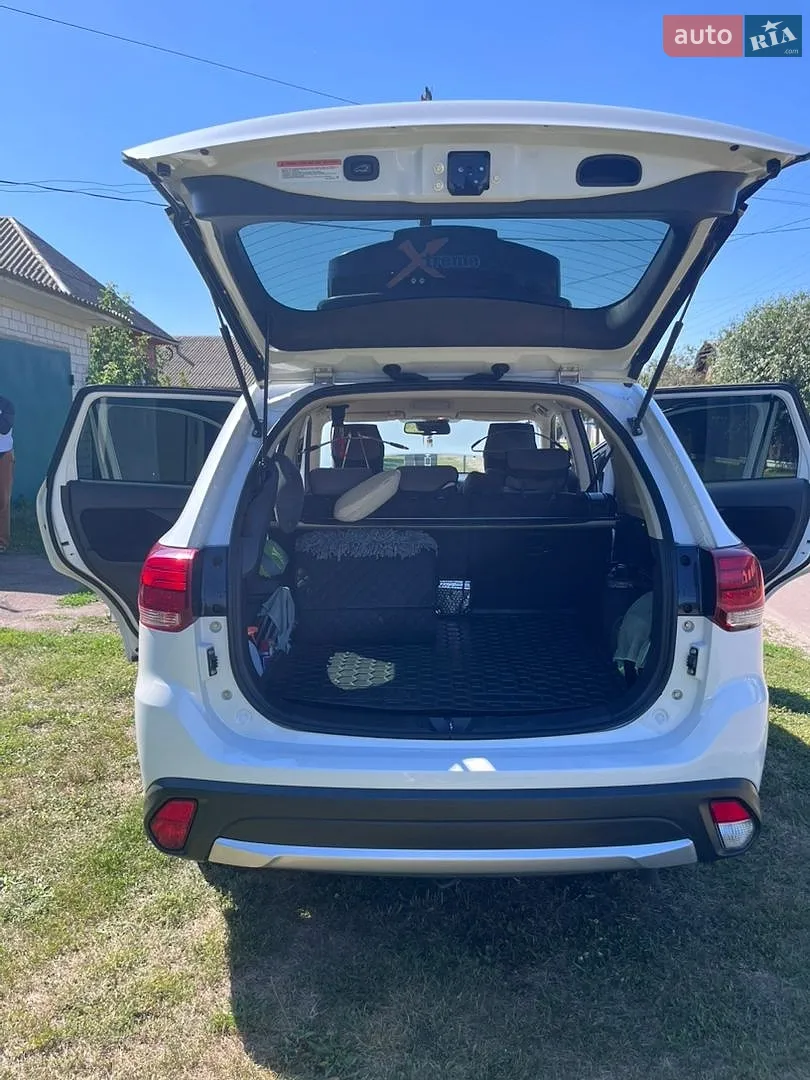 2017 Mitsubishi Outlander - мініатюра 12