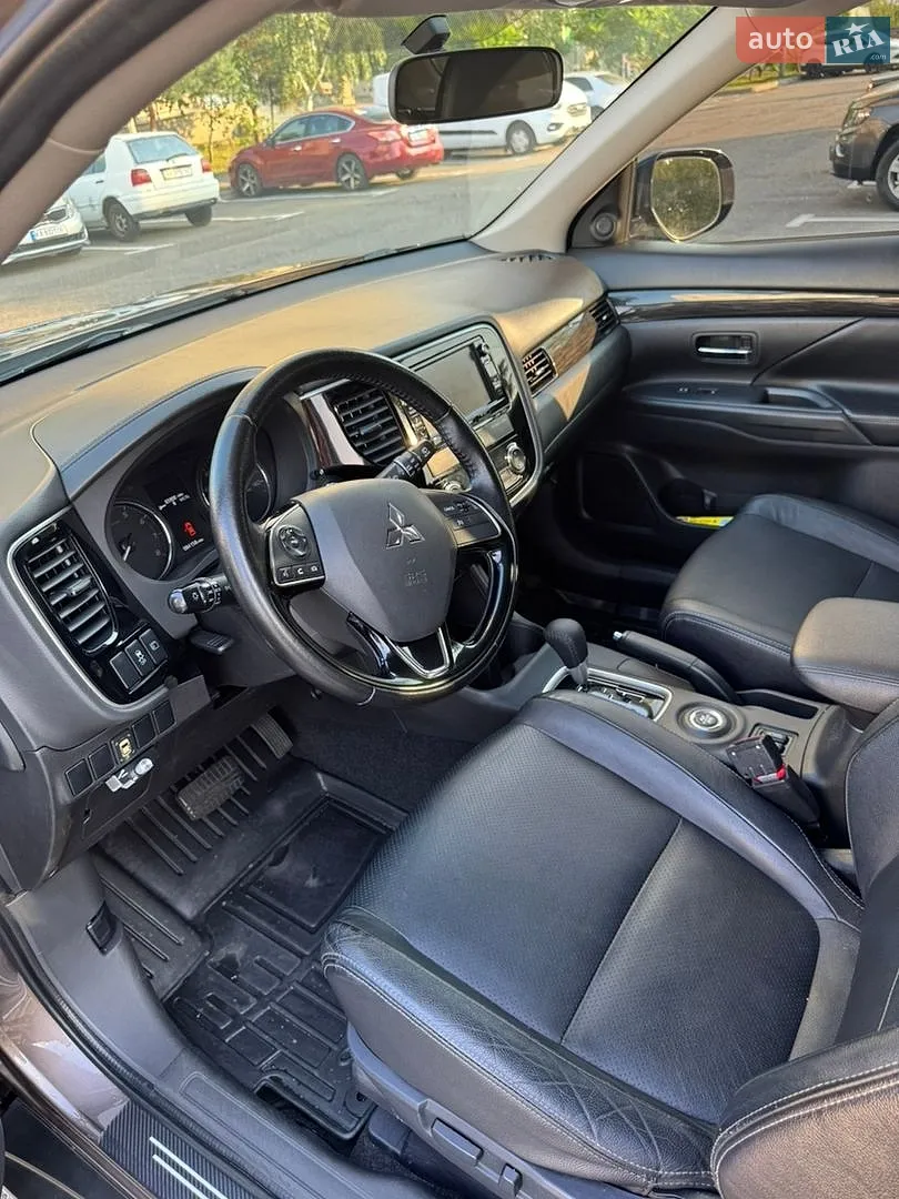 2016 Mitsubishi Outlander - мініатюра 11