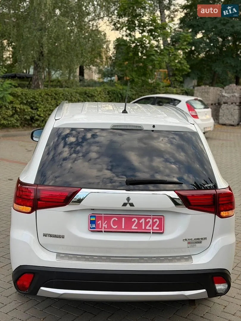 2016 Mitsubishi Outlander - мініатюра 13