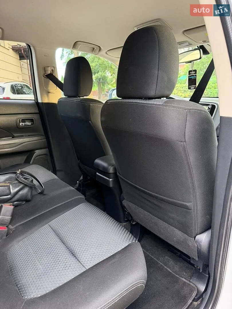 2016 Mitsubishi Outlander - мініатюра 22