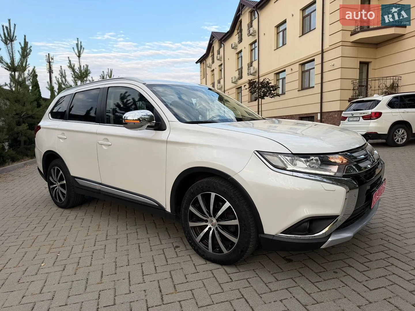 2016 Mitsubishi Outlander - мініатюра 16