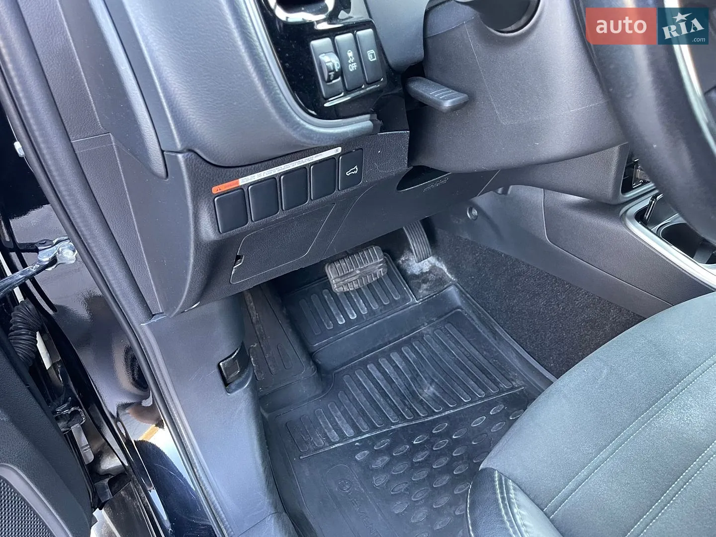 2019 Mitsubishi Outlander - мініатюра 19