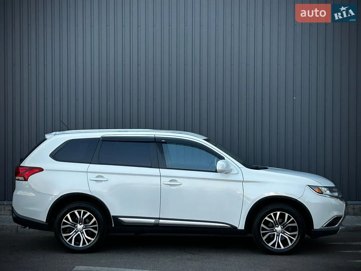 2016 Mitsubishi Outlander - мініатюра 6