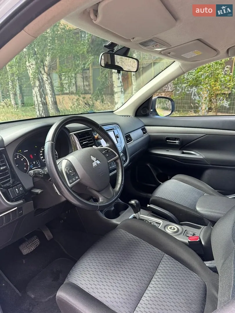 2013 Mitsubishi Outlander - мініатюра 24