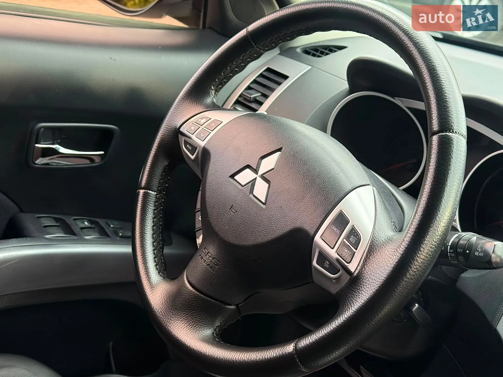 2012 Mitsubishi Outlander - мініатюра 18