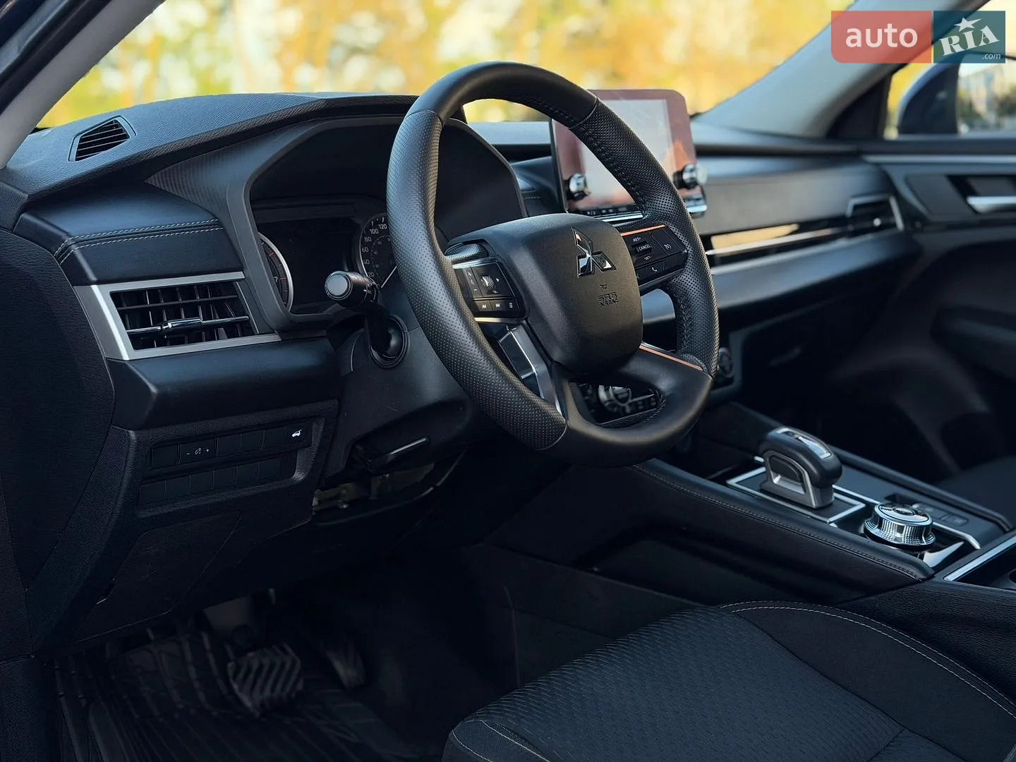 2022 Mitsubishi Outlander - мініатюра 32