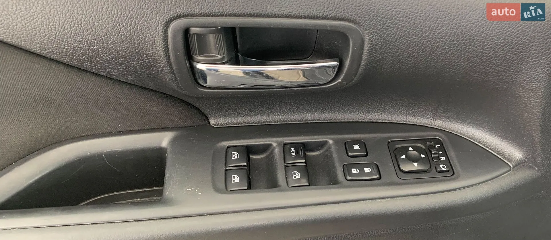 2016 Mitsubishi Outlander - мініатюра 13
