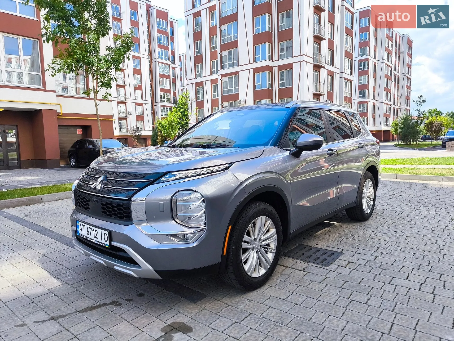 2021 Mitsubishi Outlander - мініатюра 2