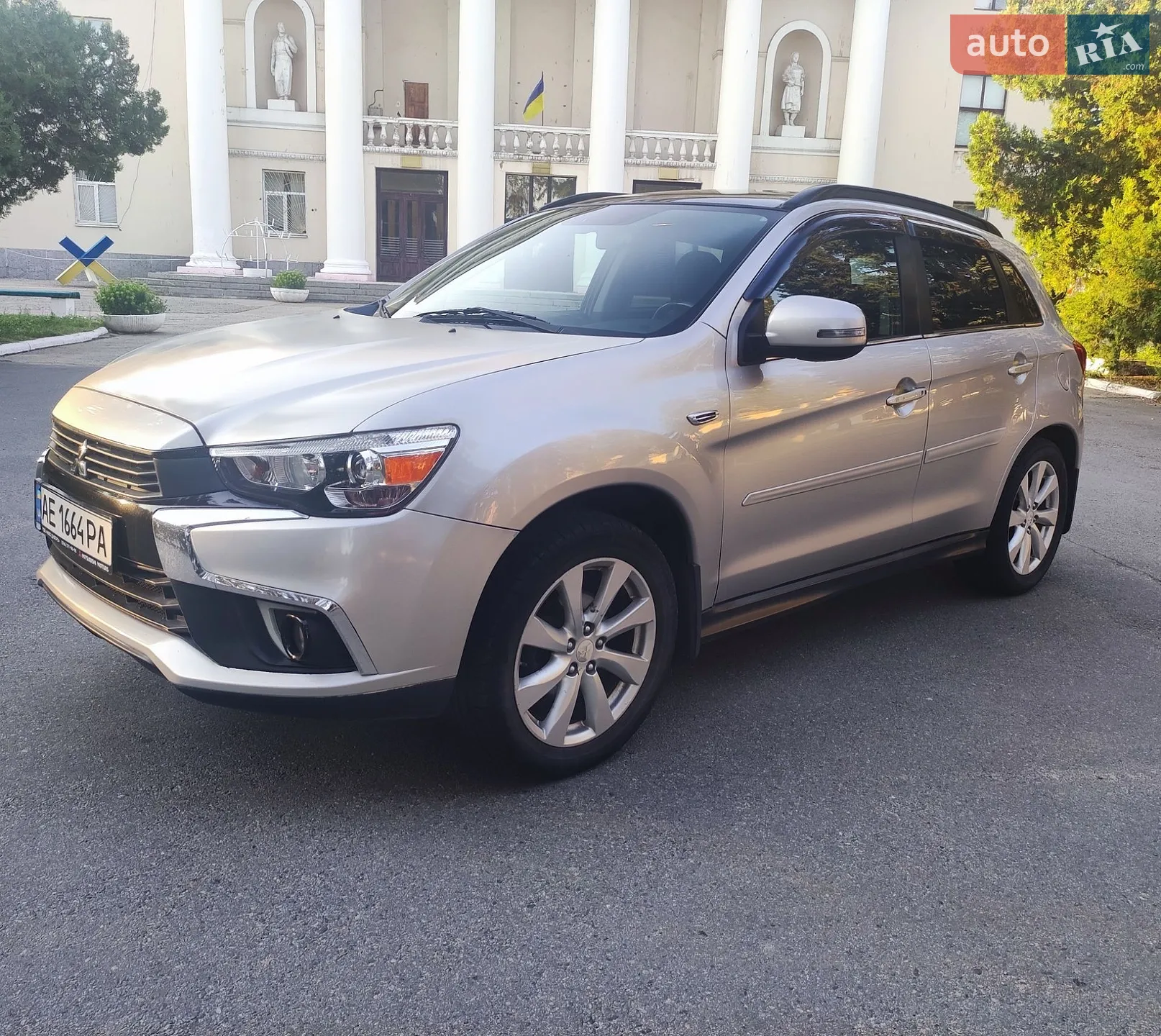 2015 Mitsubishi Outlander - фото 1