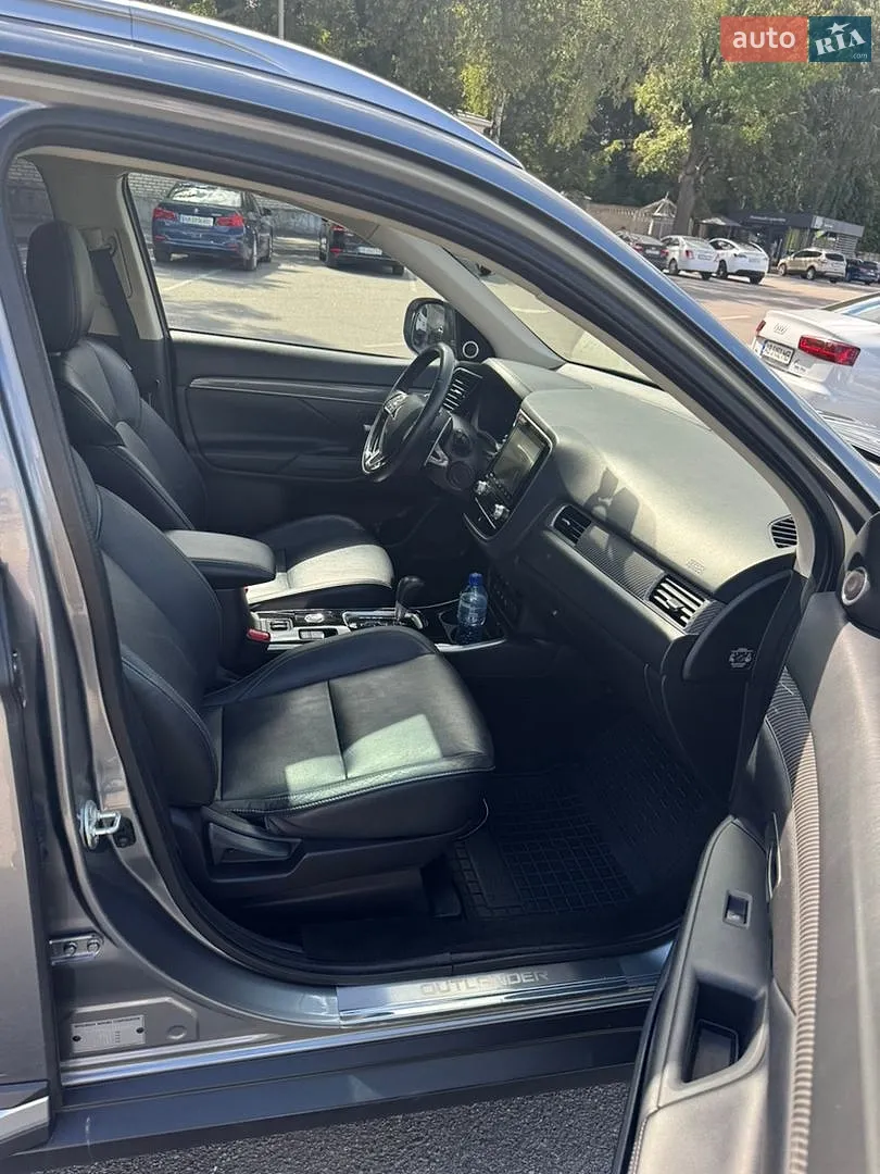 2019 Mitsubishi Outlander - мініатюра 19