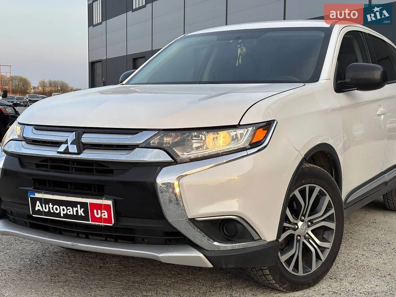 2016 Mitsubishi Outlander - мініатюра 3