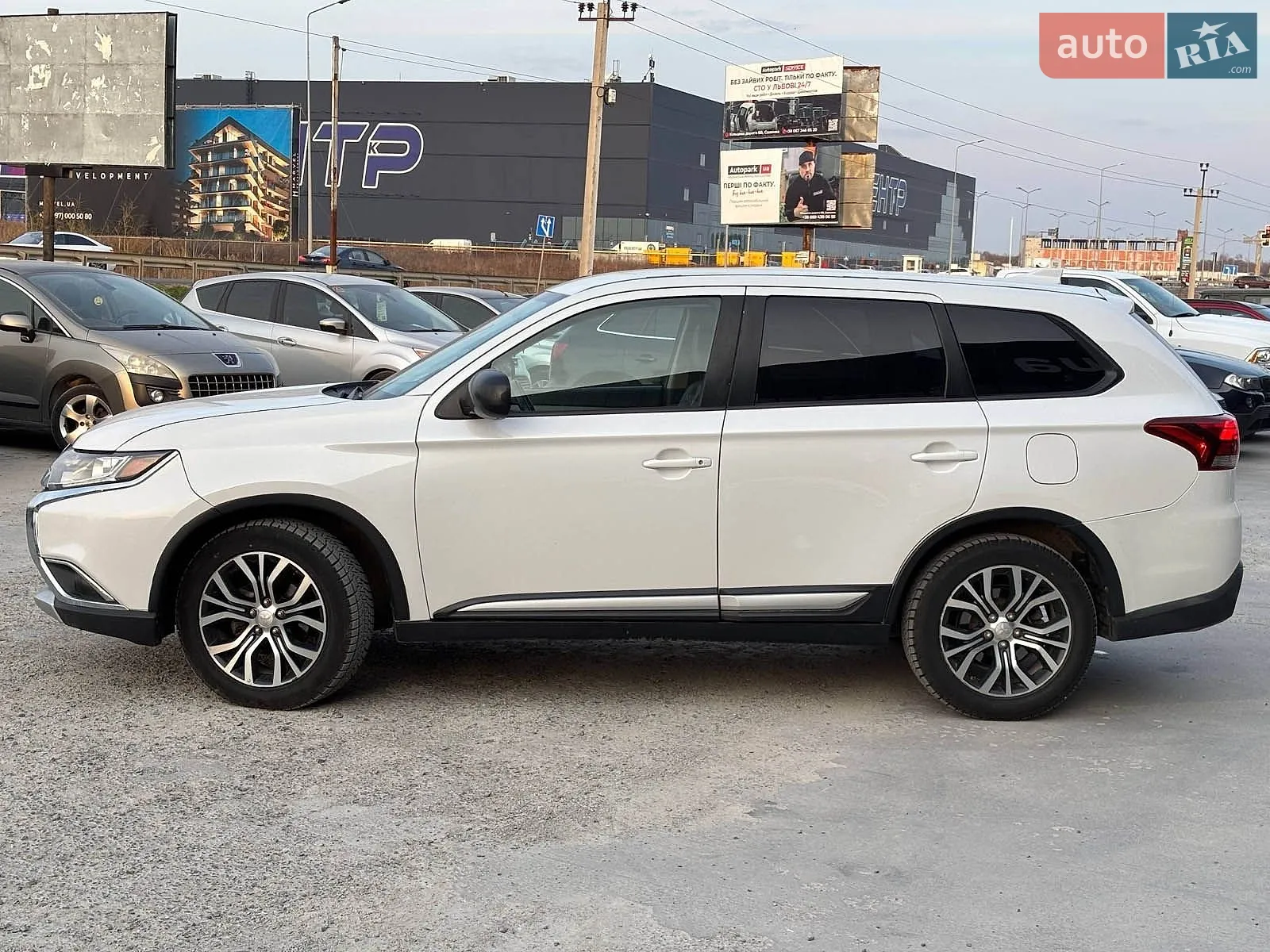 2016 Mitsubishi Outlander - мініатюра 6