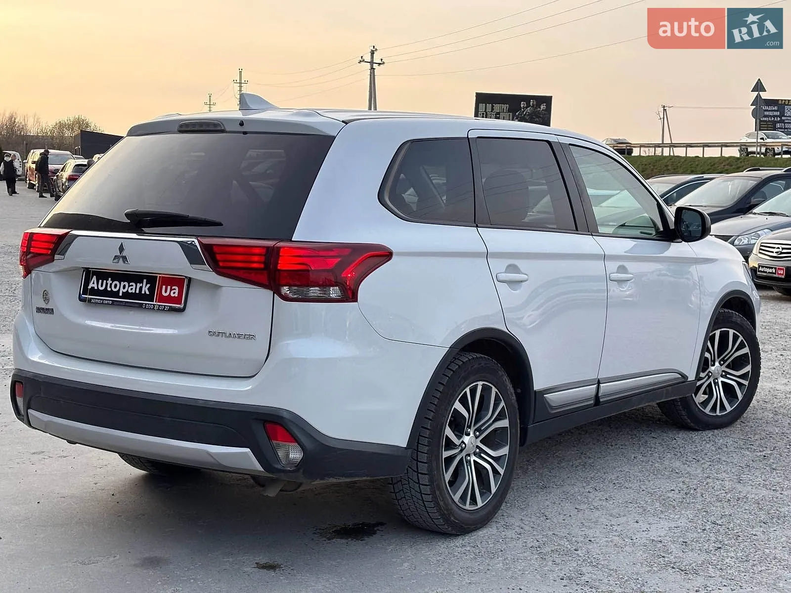 2016 Mitsubishi Outlander - мініатюра 11
