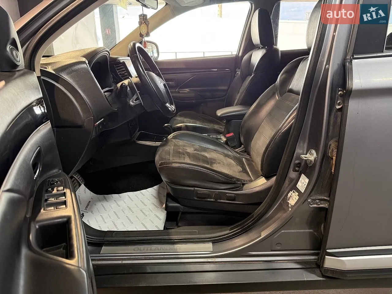 2021 Mitsubishi Outlander - мініатюра 15