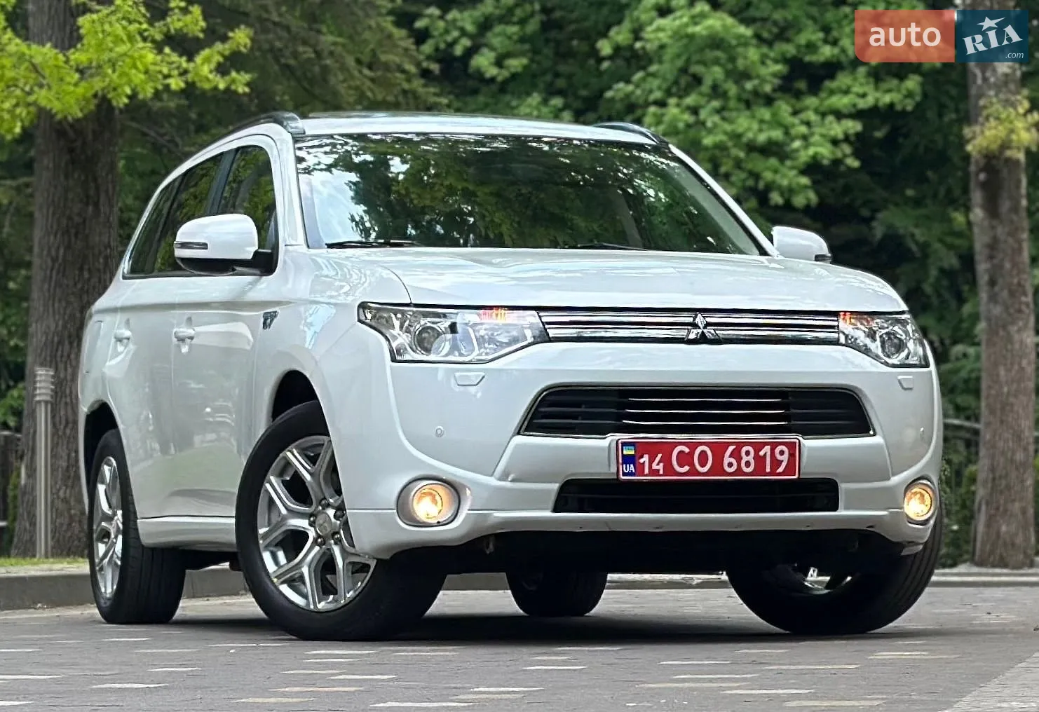2014 Mitsubishi Outlander - мініатюра 12
