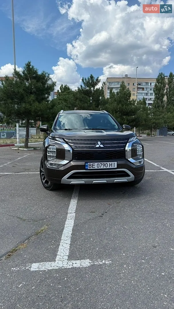 2021 Mitsubishi Outlander - мініатюра 13