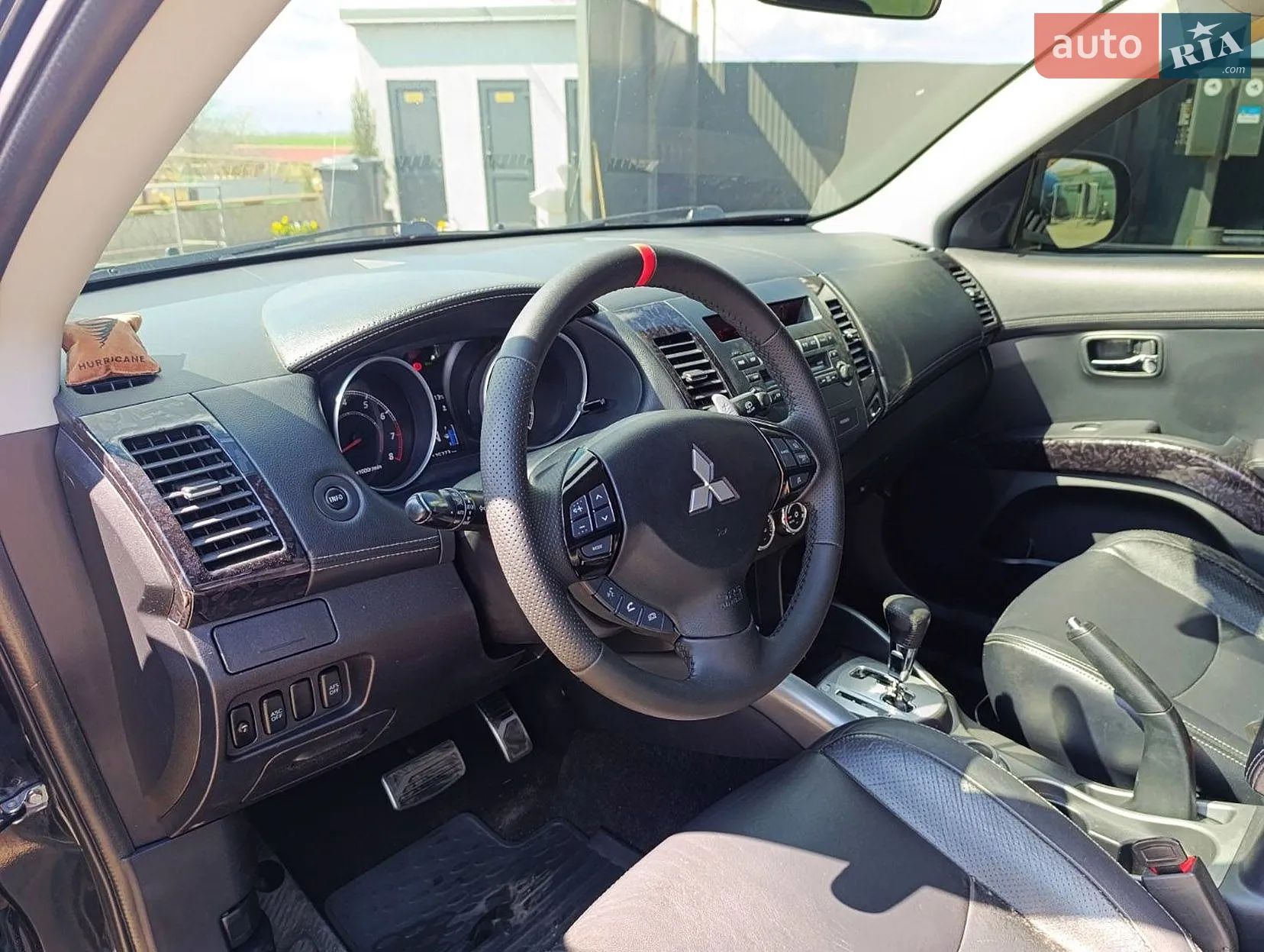 2010 Mitsubishi Outlander - мініатюра 12