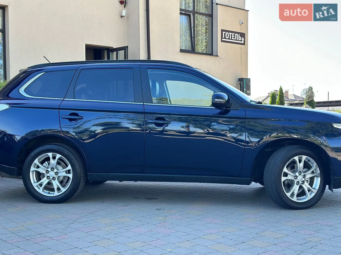 2014 Mitsubishi Outlander - мініатюра 14