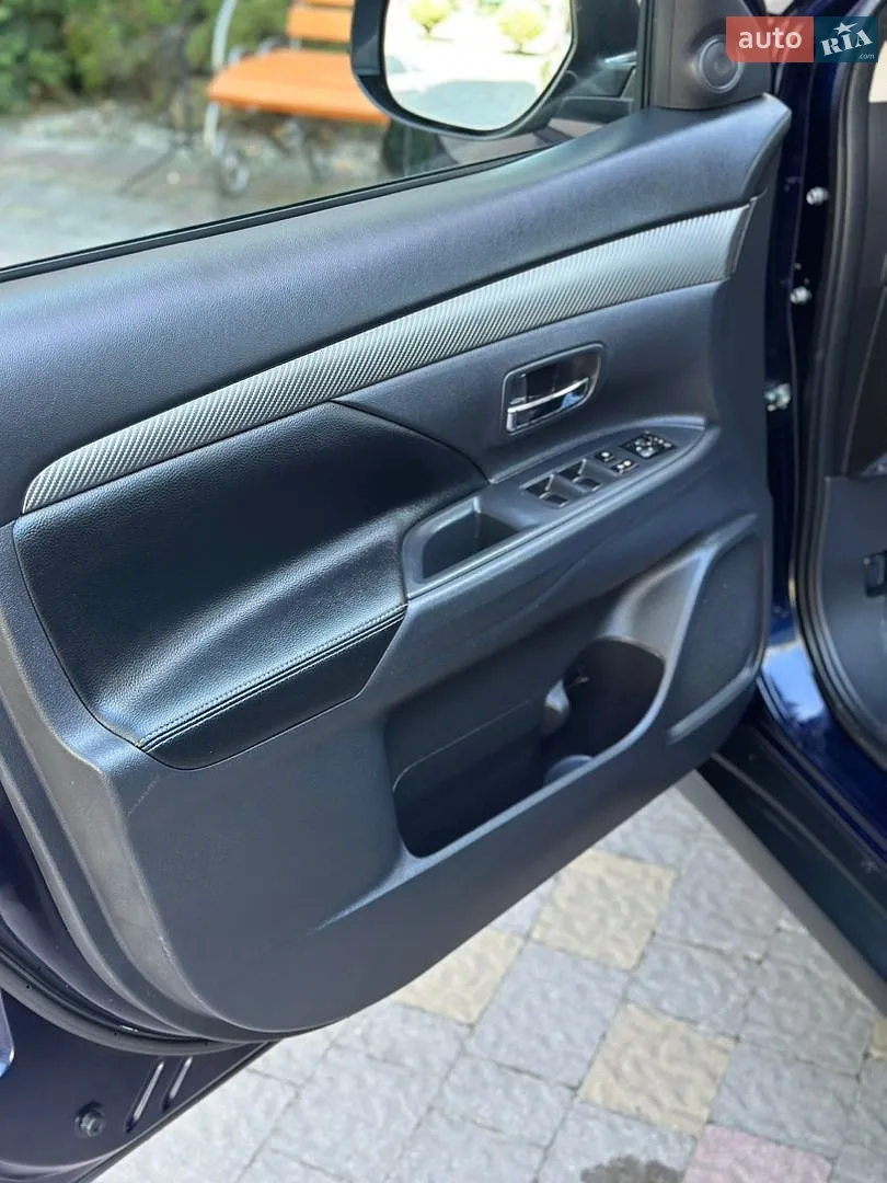 2014 Mitsubishi Outlander - мініатюра 105