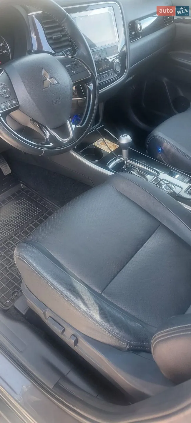 2018 Mitsubishi Outlander - мініатюра 8