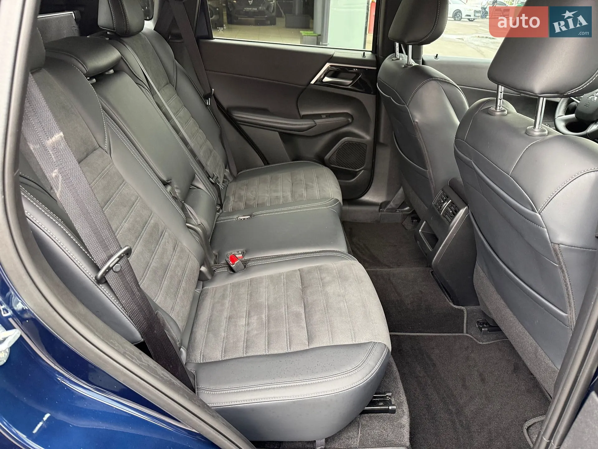 2024 Mitsubishi Outlander - мініатюра 18