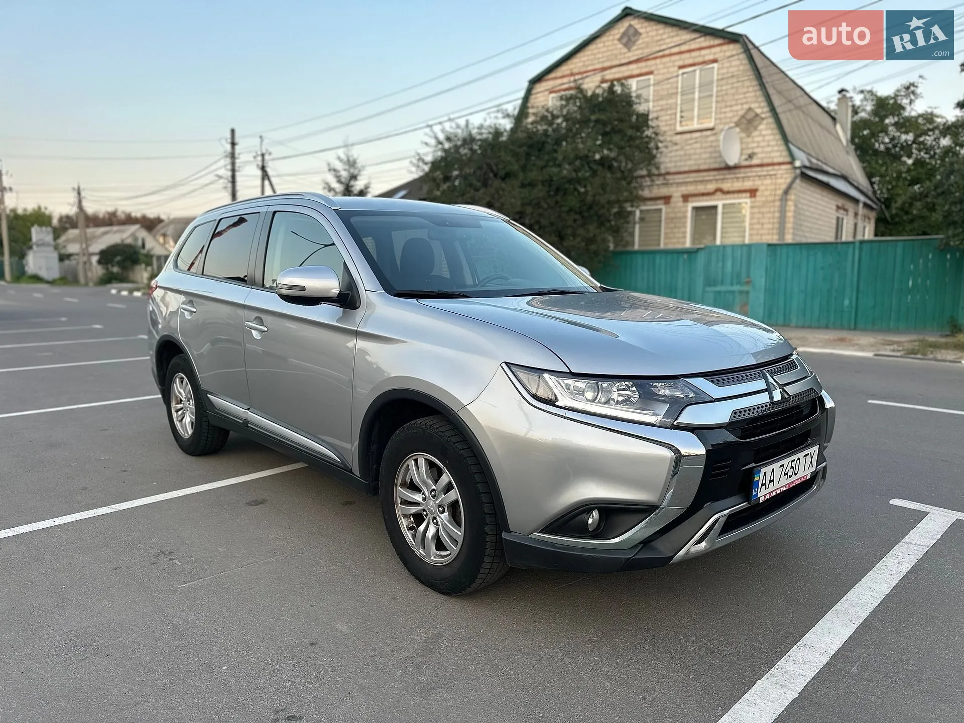 2018 Mitsubishi Outlander - фото 1