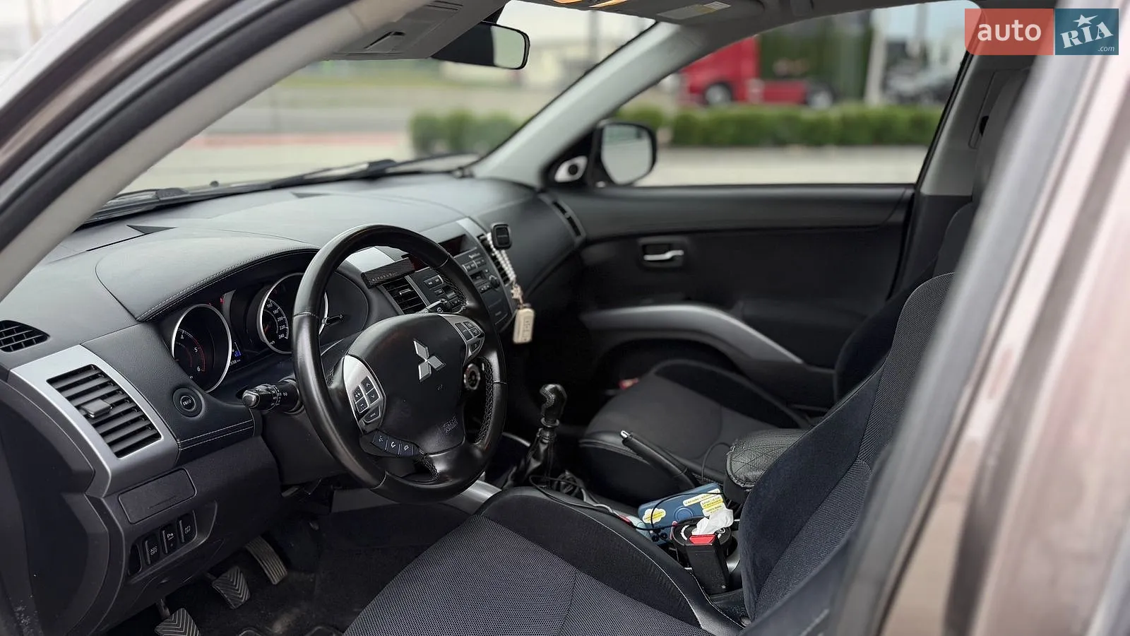 2010 Mitsubishi Outlander - мініатюра 8