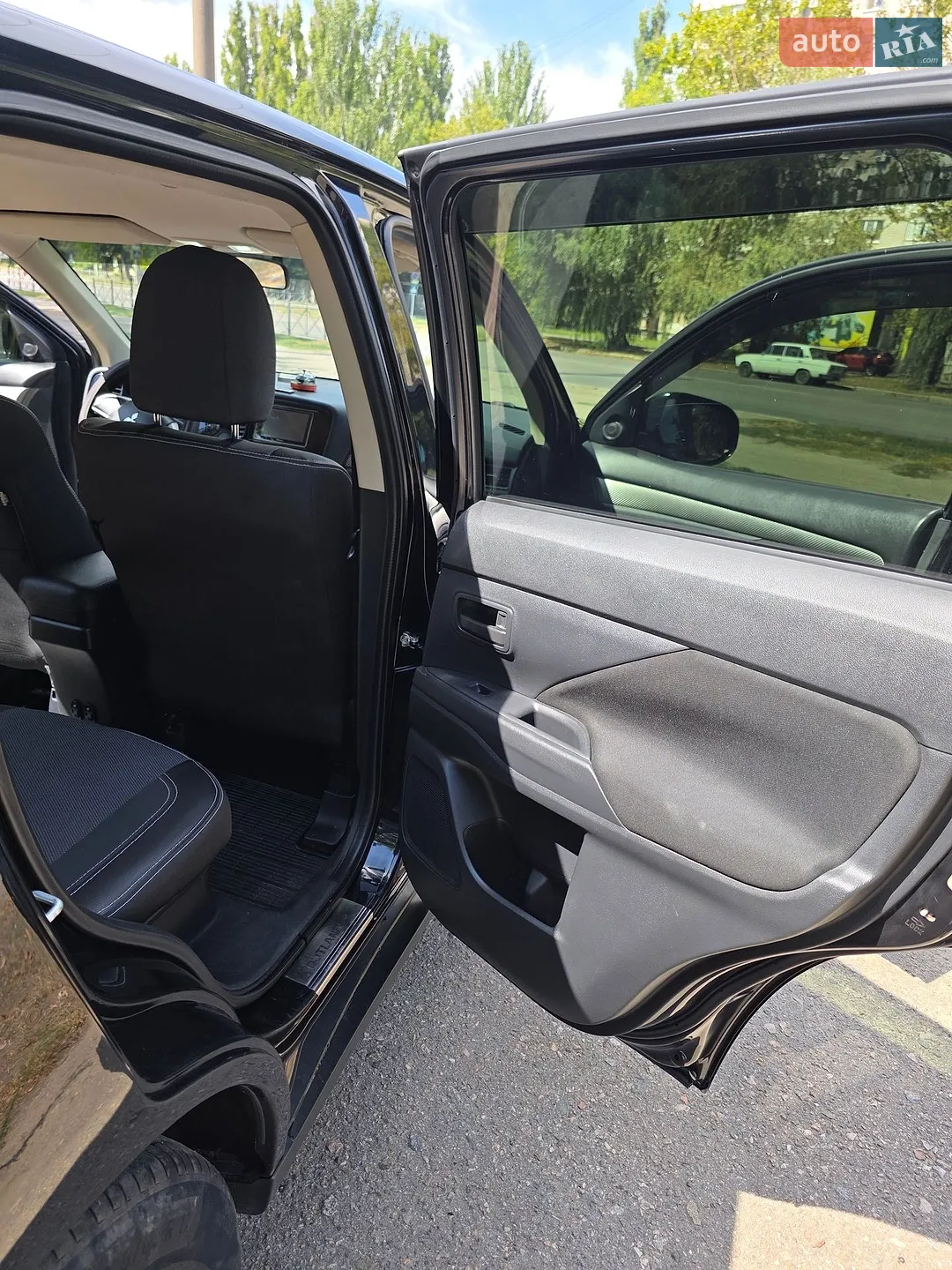 2014 Mitsubishi Outlander - мініатюра 14
