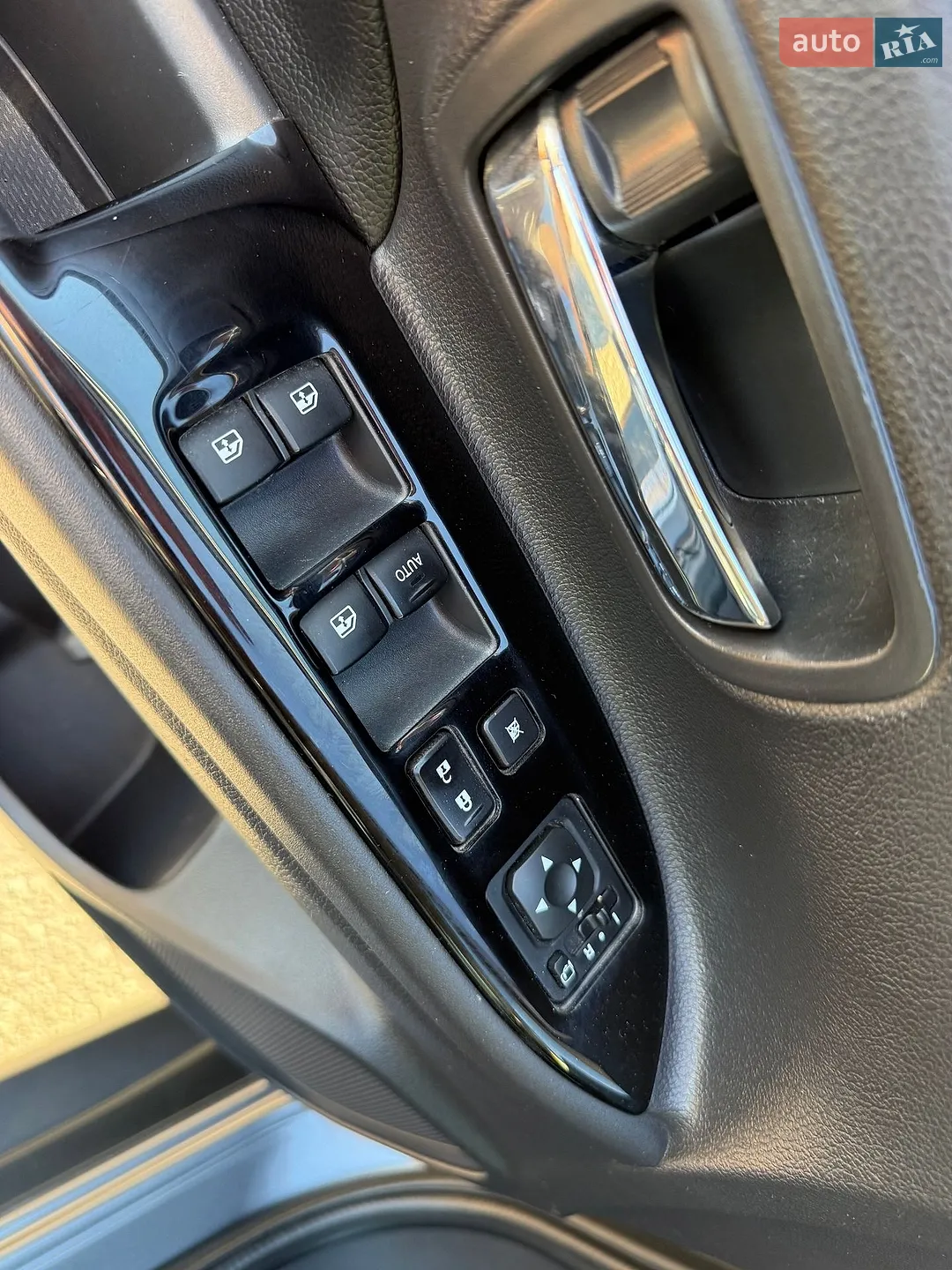 2017 Mitsubishi Outlander - мініатюра 19