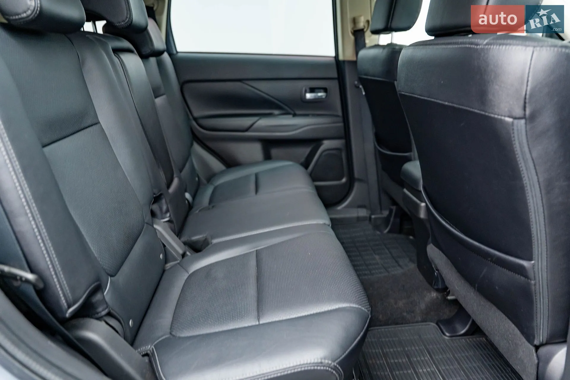 2017 Mitsubishi Outlander - мініатюра 27