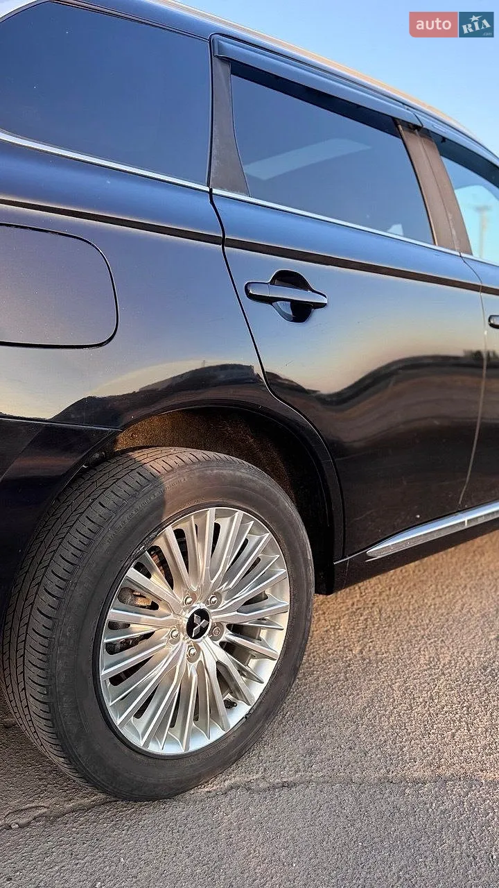 2019 Mitsubishi Outlander - мініатюра 17