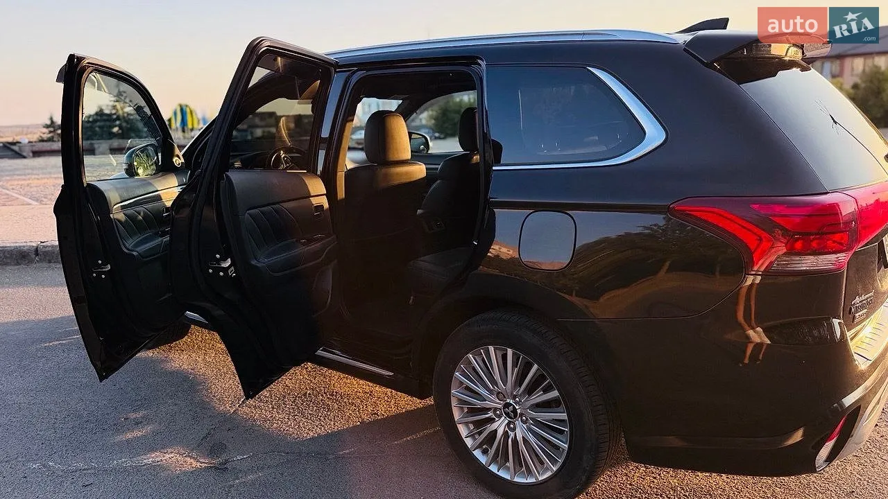 2019 Mitsubishi Outlander - мініатюра 8