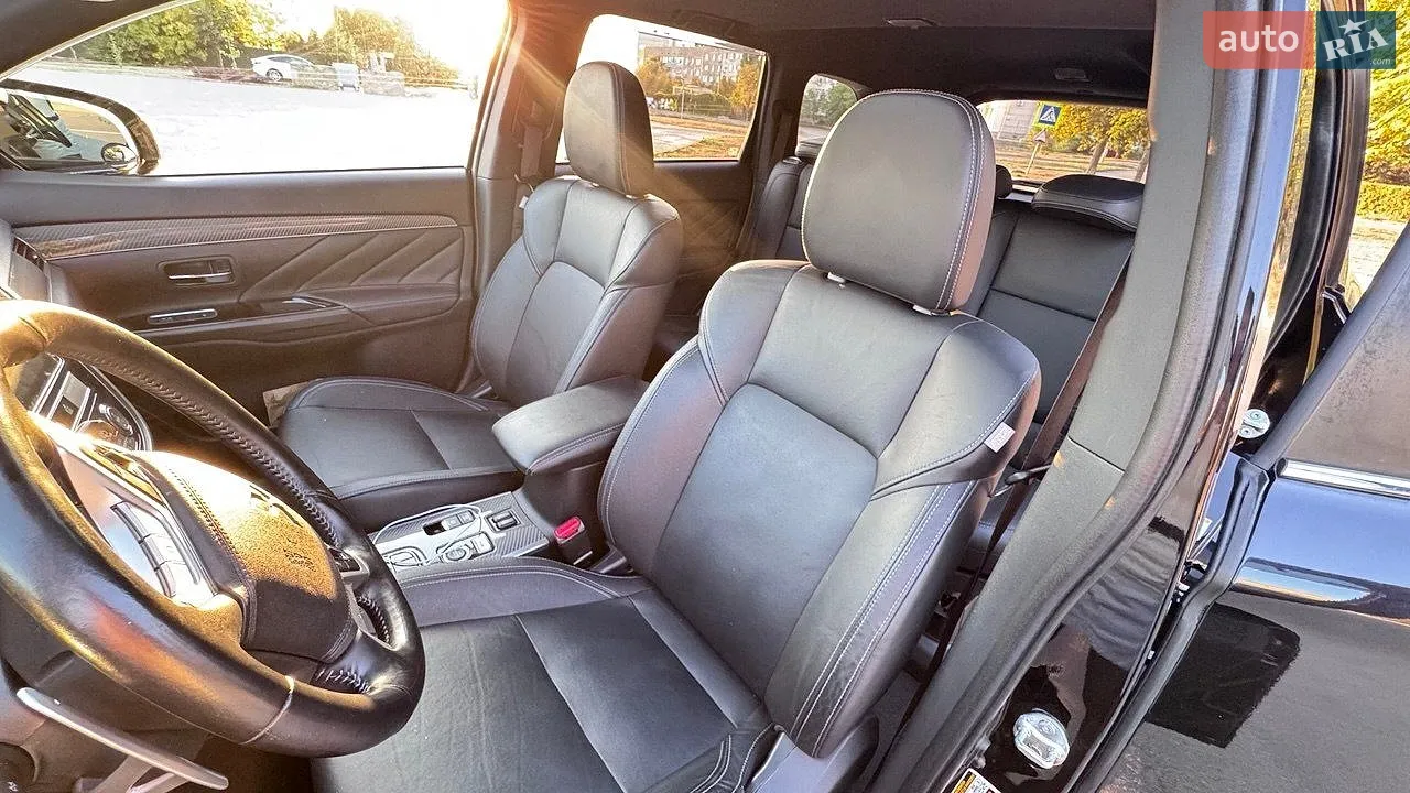 2019 Mitsubishi Outlander - мініатюра 26