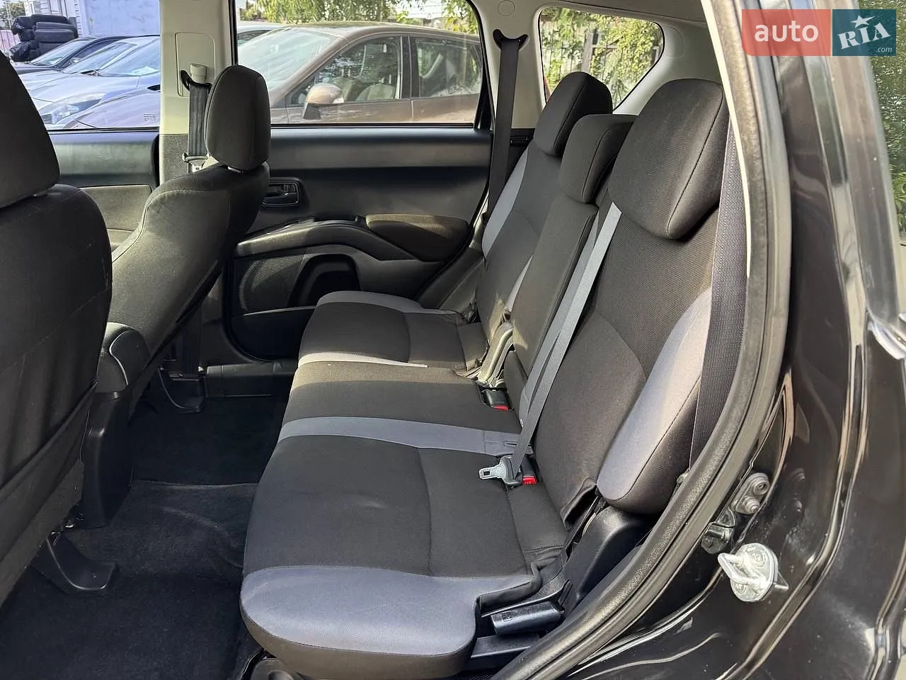 2010 Mitsubishi Outlander - мініатюра 14