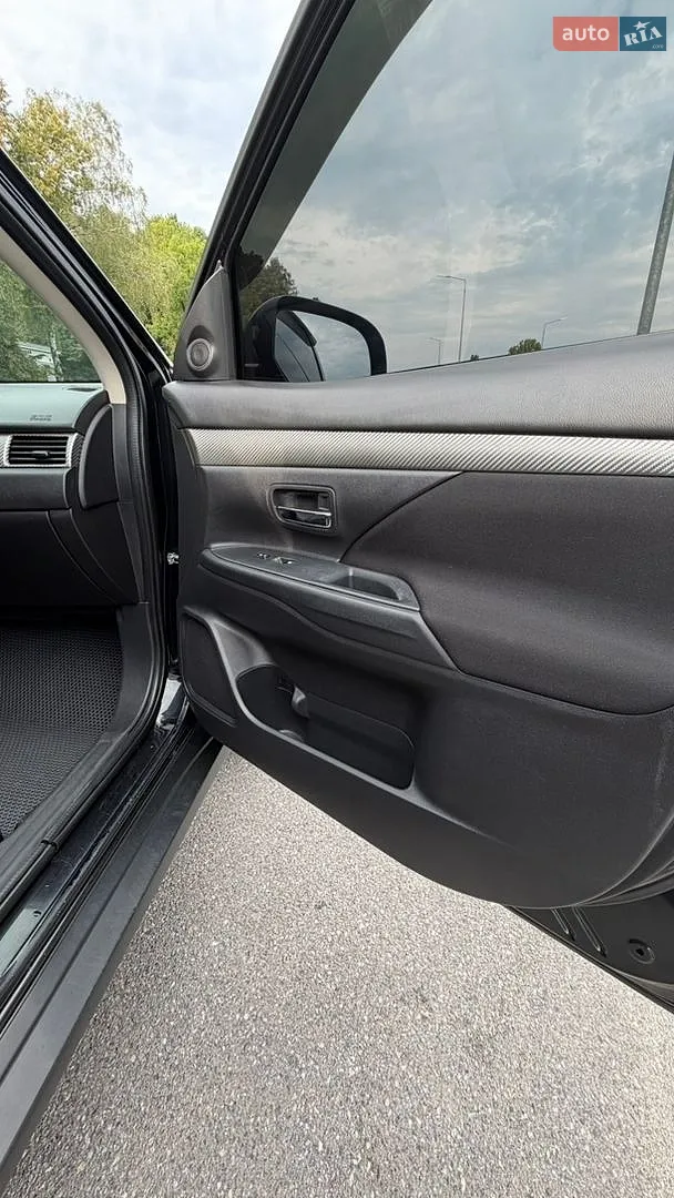 2015 Mitsubishi Outlander - мініатюра 36