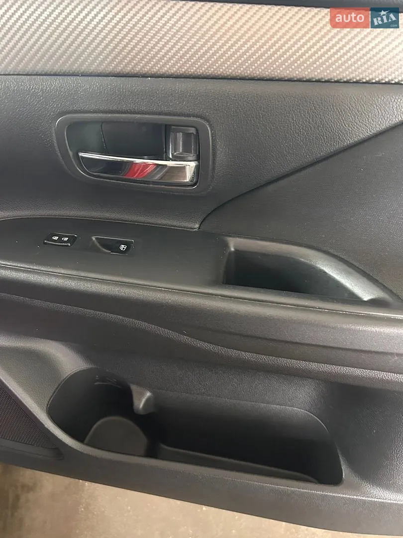 2015 Mitsubishi Outlander - мініатюра 9