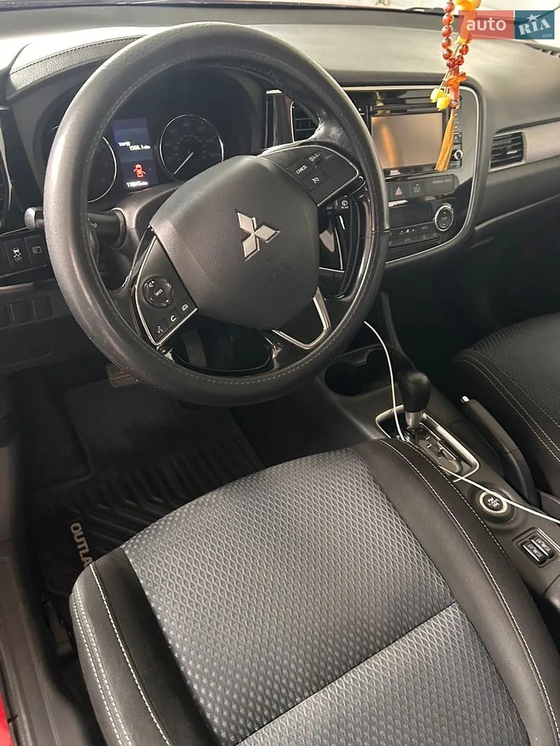 2015 Mitsubishi Outlander - мініатюра 16