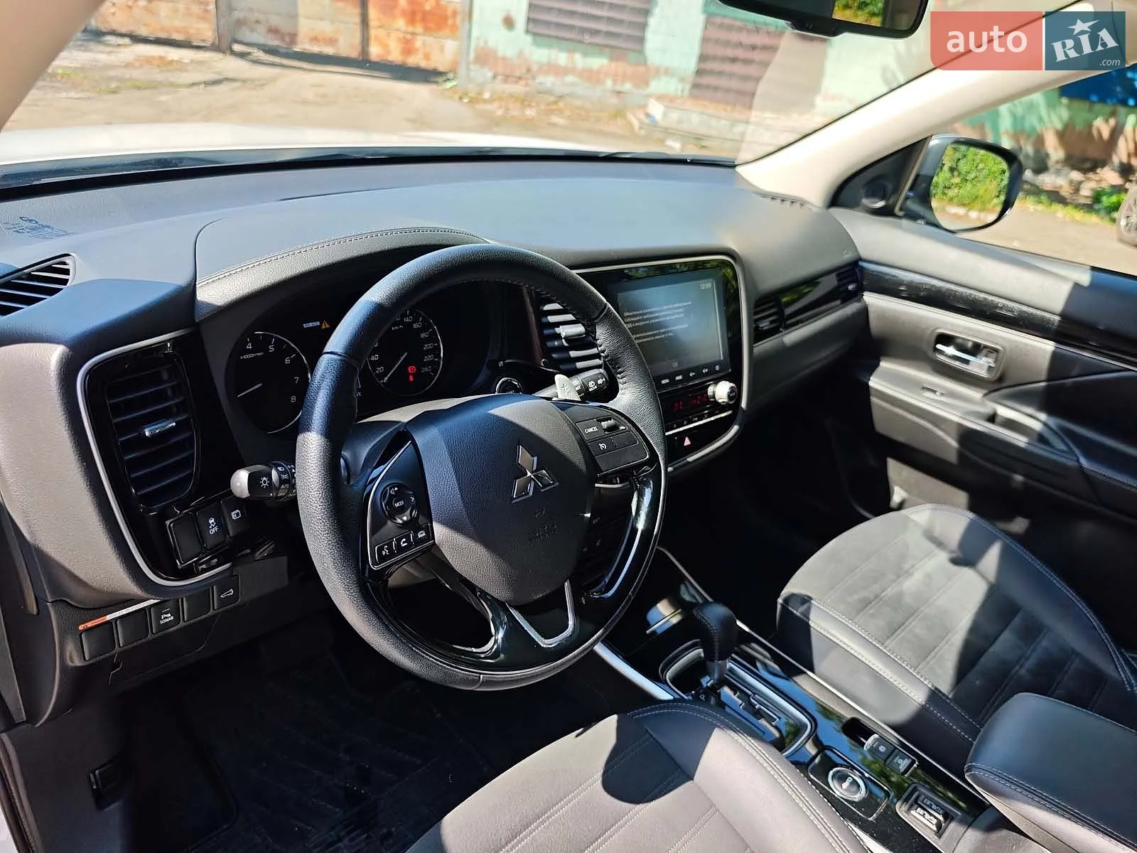 2021 Mitsubishi Outlander - мініатюра 24