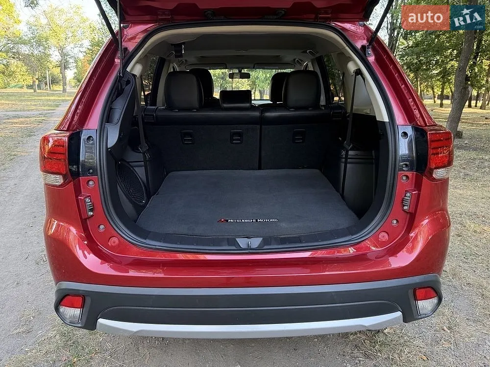2016 Mitsubishi Outlander - мініатюра 12