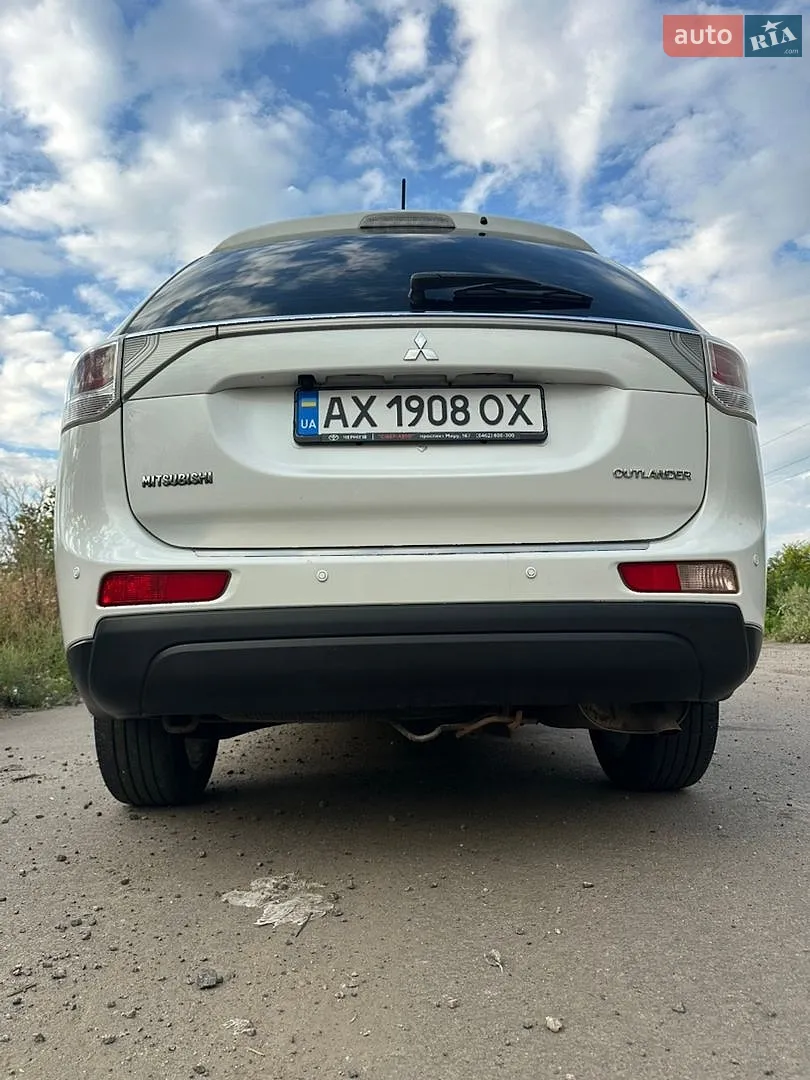 2013 Mitsubishi Outlander - мініатюра 4