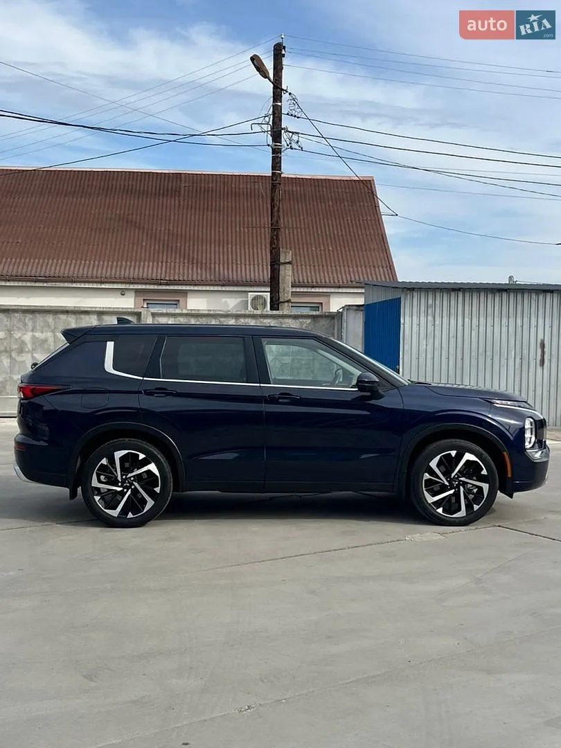2022 Mitsubishi Outlander - мініатюра 13