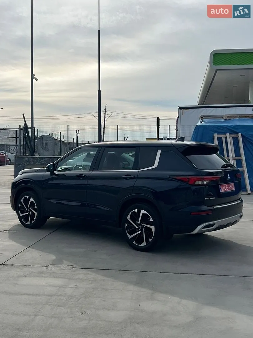 2022 Mitsubishi Outlander - мініатюра 21