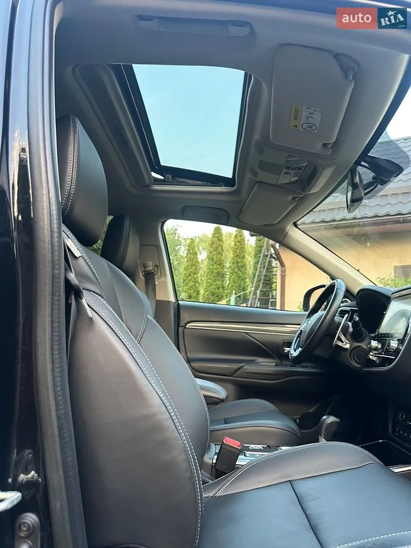 2020 Mitsubishi Outlander - мініатюра 17