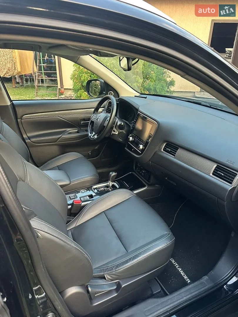 2020 Mitsubishi Outlander - мініатюра 18
